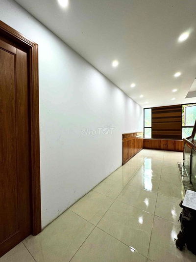 1Pn | Thang máy | nhận xe điện