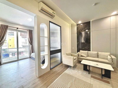 CĂN HỘ BAN CÔNG LUXURY - NGAY SÁT QUẬN 1