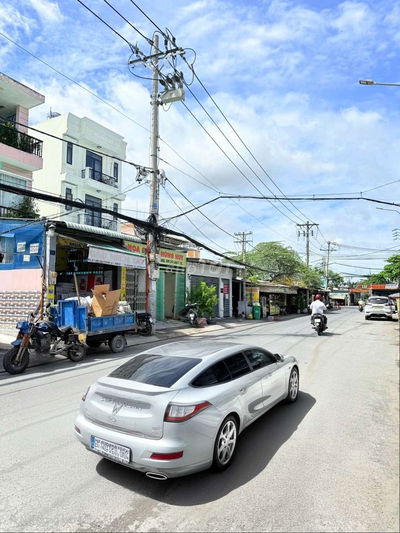 Nhà mới đẹp 100% sổ hồng mới 2025 cách đường lộ lớn Huỳnh Tấn Phát 50m