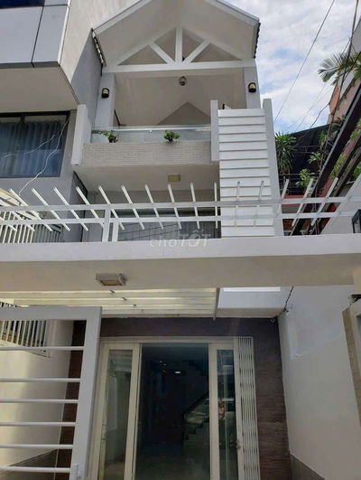 Bán nhà Mặt tiền DT:4x20 nhà 3 tầng gần chợ tân Mỹ cạnh phú mỹ hưng q7