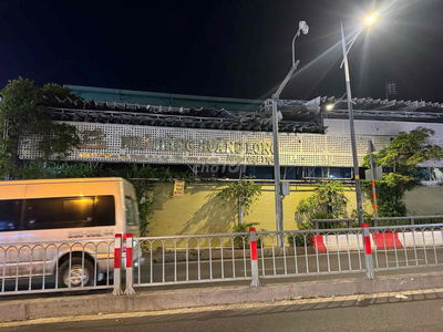 Cho thuê nhà nguyên căn mặt tiền đường Dương Bá Trạc Q.8 ngang 30m