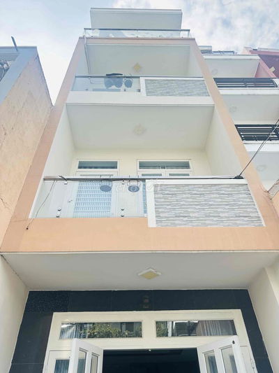 CC Bán nhà mặt tiền Trần Bá Giao,f5, trệt, 3 lầu, hh 1%