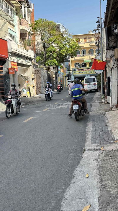 [PHÚ NHUẬN] ~MẶT TIỂN ~ĐẶNG VĂN NGỮ CHO THUÊ  NGUYÊN CĂN DT: 5.5 x20.