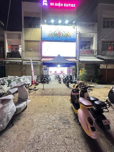 Mặt bằng kinh doanh 120m2 Mặt tiền Ngã Tư 7 Hiền, Đường Trường Chinh