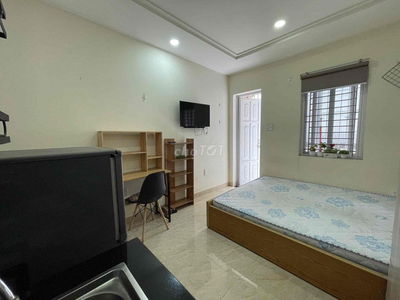 Studio ban công-Full nội thất-thang máy-bảo vệ-sát cầu Nguyễn Văn Cừ