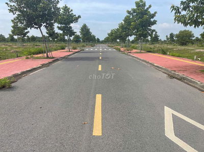 Mega City 2-bán lô kế tt thương mại Th28-51, 105m2 ,1ty450, nhơn trạch