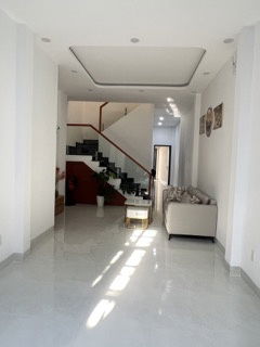 BÁN NHÀ NỞ HẬU, NGAY BỜ KÈ TRƯỜNG SA, THẢO CẦM VIÊN ,SÁT QUẬN 1,3.