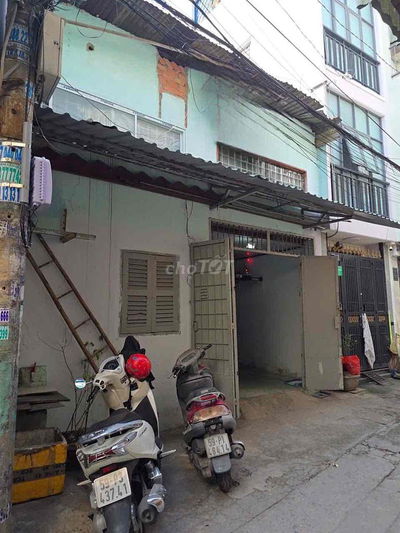Nhà hẻm 737/ Lạc Long Quân F10 Tân Bình, 6x7.5m, 2 tầng, giá 4.65 tỷ T