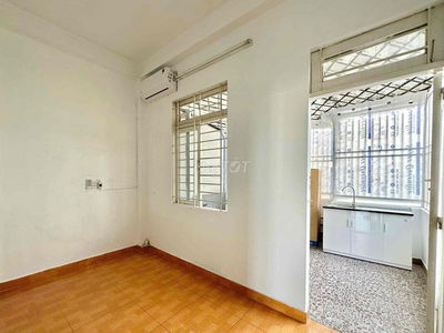 Phòng Trọ Tách Bếp Gần Đại Học Công Thương