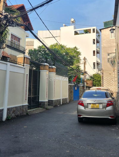 Bán nhà khu sân bay - DT 100M2 Sổ đẹp nở hậu.  Chỉ nhỉnh 11 tỷ TL