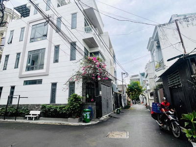 Bán nhà Hiệp Bình Chánh- 80m2- HXH- 4tầng- 4PN- Gần Gigamall.