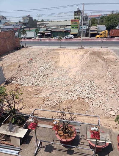 Bán đất mặt tiền đường DT743 có 100m thổ cư (sổ đỏ)