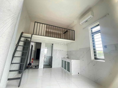 PHÒNG 30m2 CÓ MÁY LẠNH, BAN CÔNG, GẦN GLOBALCITY