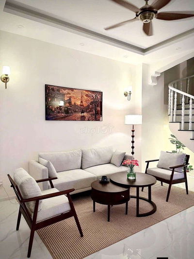 Cho thuê nhà nguyên căn 40m2, hẻm 870 lạc long quân, p8, Tân Bình