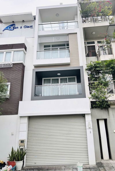 NHÀ ĐƯỜNG HOA HỒNG DIỆN TÍCH: 4X20M TRỆT 3 LẦU CHO THUÊ