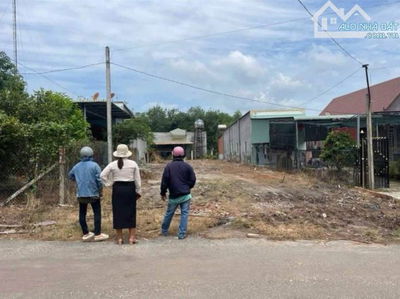 Cần tiền trả nợ cuối năm nên gửi bán lô đất ngộp 290triệu thổ cư Phú Giáo - Bình Dương
