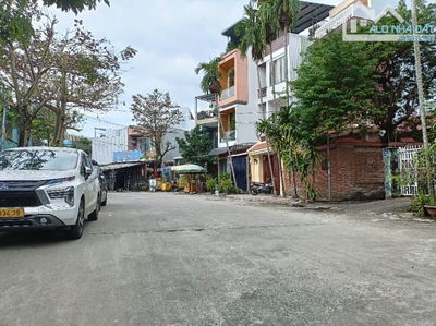 Độc quyền bán đất tặng nhà cấp bốn mặt tiền đường lớn 10m Mẹ Nhu.