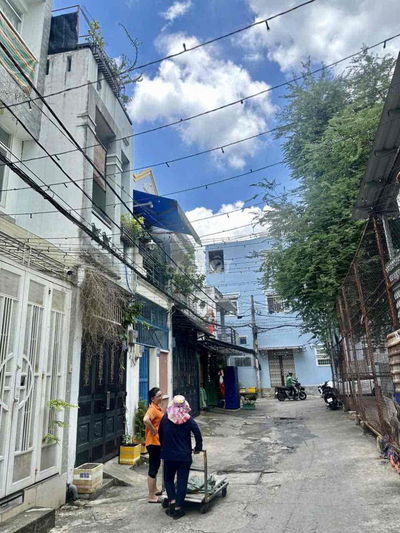 8 Tỷ - Hẻm xe hơi nhà nát Phan Văn Trị tiện xây mới.