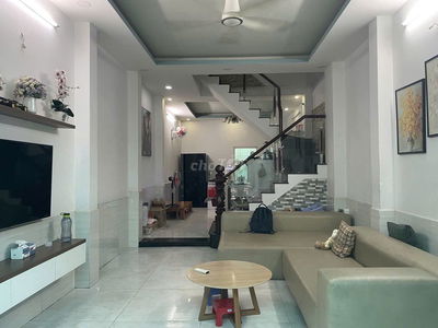 Nhà 3 tầng HXH Quốc lộ 13, khu phân lô KDC Hồng Long sát Vạn Phúc City