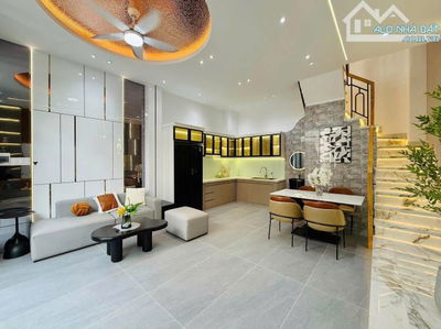 Thanh toán 2 tỷ 400tr nhận ngay nhà ngay Cô Giang, Phú Nhuận. Sổ hồng riêng, 1 trệt 2 lầu