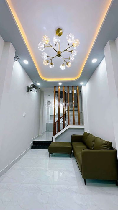 Nhà cho thuê gần mặt tiền hẻm 3 gác 3 PN + 4WC quận Phú Nhuận