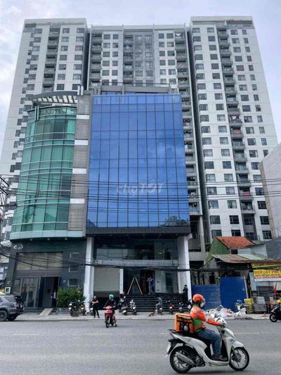 CHO THUÊ TÒA NHÀ NẰM NGAY MẶT TIỀN ĐƯỜNG TRẦN NÃO , QUẬN 2