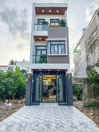 Bán nhà 2 lầu 4PN khu Công Trình 8, kế toà nhà MOBIFONE Cần Thơ 63,2m2