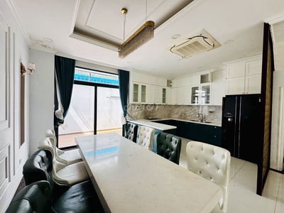 NHÀ PHỐ 4PN 5WC VEROSA KHANG ĐIỀN - FULL NT - BV 24/24 -LIÊN PHƯỜNG Q9