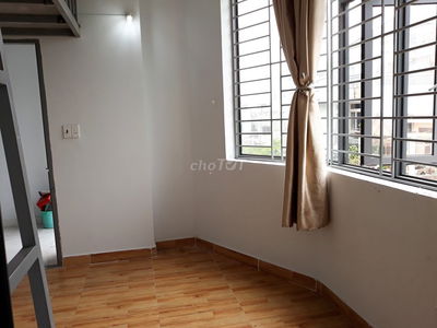 Phòng 20m2, Rất Thoáng, đường Cộng Hòa, Trung Tâm Tân Bình