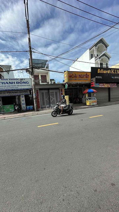 MẶT TIỀN Q12 KINH DOANH SẦM UẤT . 4.1M x 26M ĐÚC 2 TẤM NGAY METRO