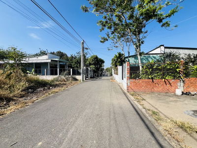 Bán Đất Xây Trọ 463m2 thổ cư sẵn 200m2, Giá 720 triệu, Đông đúc dân cư