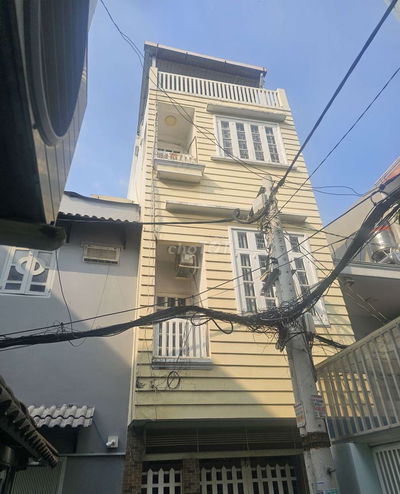 4,5 x 8,5 một trệt 3 lầu sân thượng