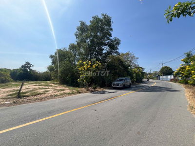 Bán gấp 300m2 10x30 mặt tiền TL7 850 triệu sổ riêng chính chủ có TL