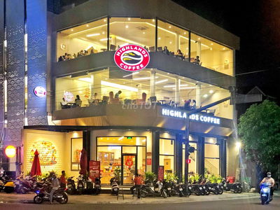 Góc 2 Mặt tiền Phan Xích Long Phú Nhuận phố ẩm thực