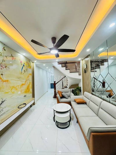 BÁN GẤP NHÀ MỸ ĐÌNH 40M2 x 5 TẦNG SÁT PHỐ GIÁ NHỈNH 8 TỶ