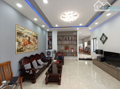 Sập hầm bán nhà lô góc rất đẹp - nhà 2 MT Châu Thượng Văn