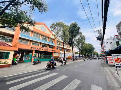 Bán nhà MT Thạch Lam, Q.Tân Phú, vị trí kinh doanh đông đúc