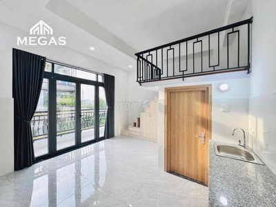 Phòng trọ có gác, ban công, cửa sổ ngay Dương Quảng Hàm