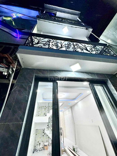 Bán Nhà Giá Rẻ HXh thông Hoà Bình - Tân Phú - 3 Tầng BTCT - 4PN