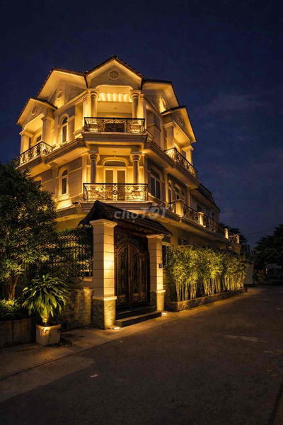 Cho thuê Biệt Thự Căn Hộ 1PN Siêu VIP Full ban công mới 100% - Giá rẻ