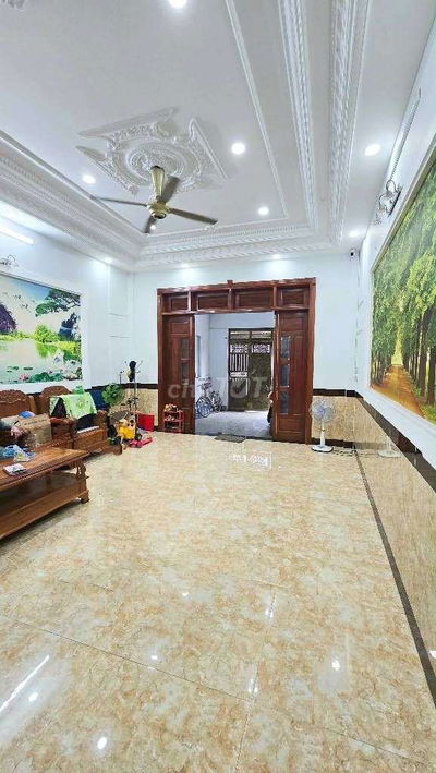 Chính chủ bán nhà để xử lỳ công việc trong tháng giá chỉ 6.5 tỷ