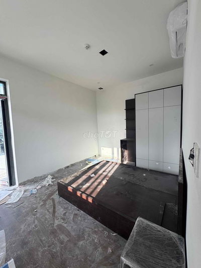 NHÀ 2 MẶT TIỀN LÝ ĐẠO THÀNH . HỒ BƠI 7 PHÒNG