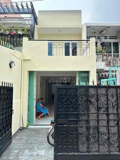 Nhà nguyên căn. Hình thật 100%. Hẻm xe hơi, xe tải