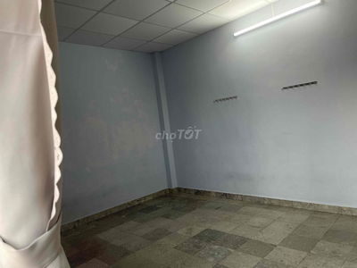 Cho thuê phòng trọ trung tâm mặt tiền lớn