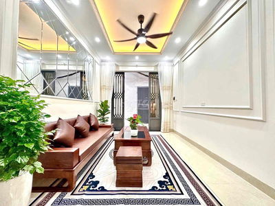 Bán nhà Lô góc Đại La, ngõ thông 3 thoáng, tặng nội thất,  42m2* 5T.