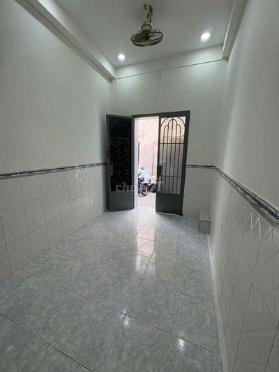 Chính chủ bán nhà gần chợ Bông Sao và Phạm Thế Hiển, 2 PN 1 WC