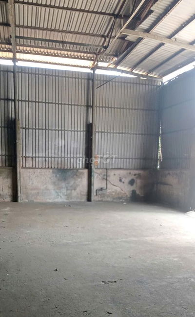 cho thuê kho 250m2 QL13 Hiệp Bình Phước thủ Đức 18 triệu