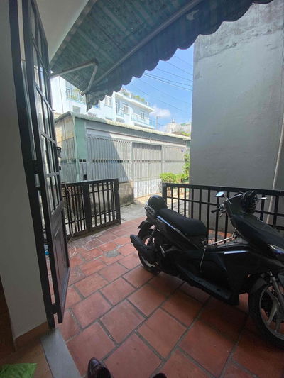 cho thuê 1T 1L ( 50m2) 2 PN, 2 Wc Lã Xuân Oai- Lê Văn Việt