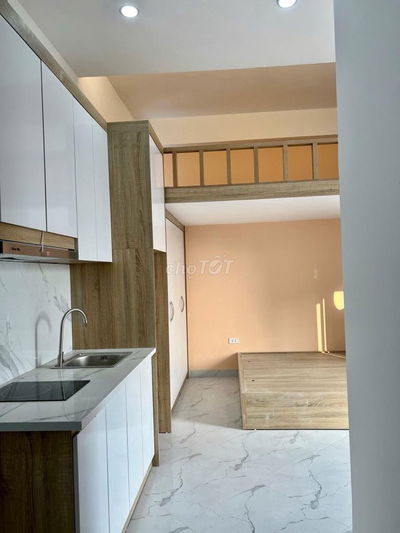 Cho thuê phòng Thành Công, mới cứng, ban công, thang máy, ở ngay