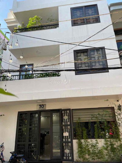 Chính chủ bán nhà 3 tầng lô góc